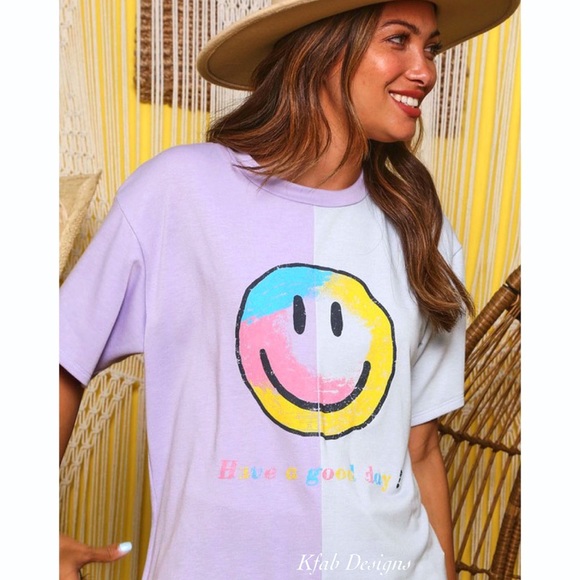 LAST 1! Size S! Soft Color Block Relaxed Fit Asymmetric Hem Smiley Graphic Tee - Picture 7 of 7
